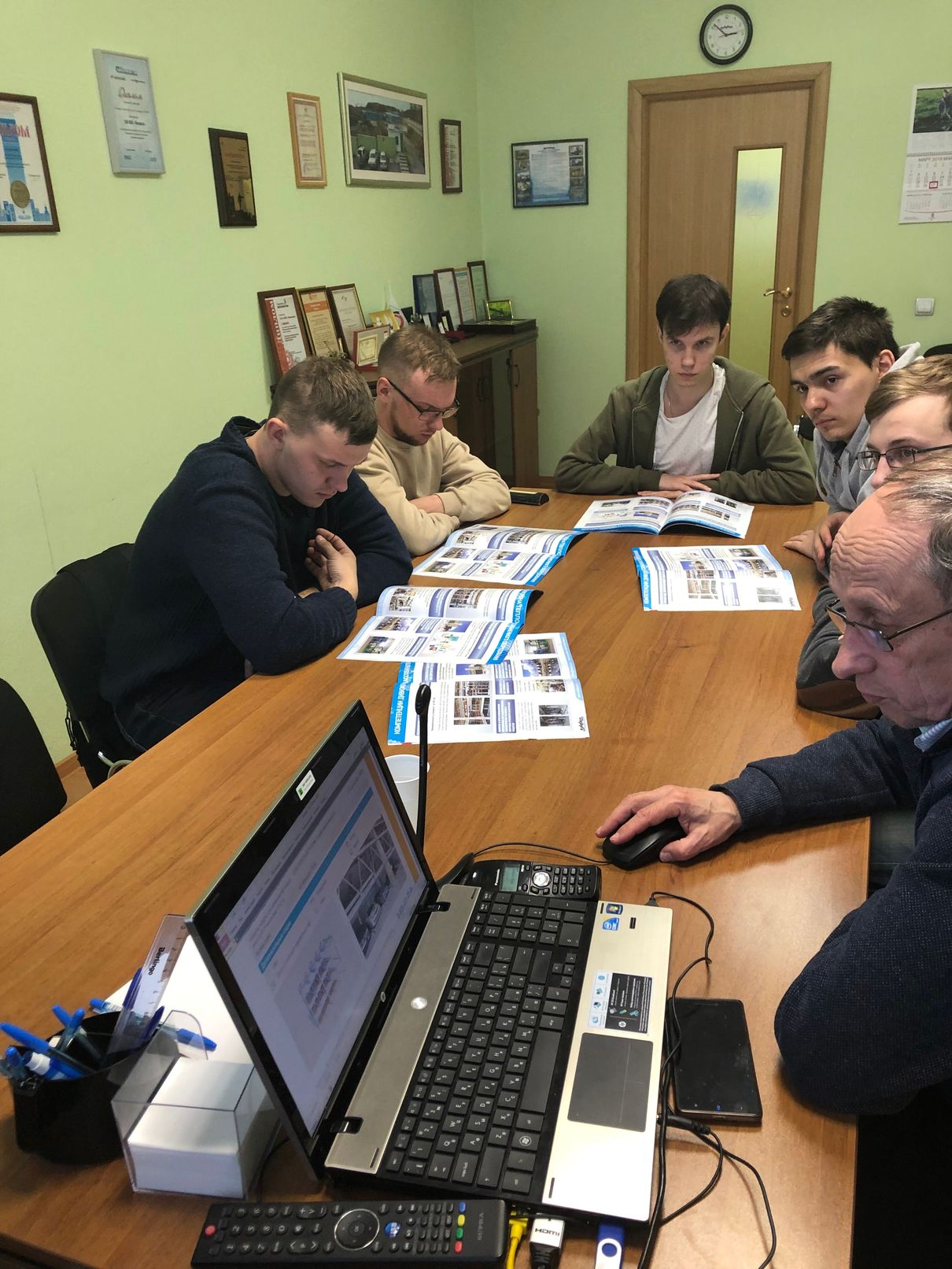 Студенты УрФУ посещают предприятие Машпром